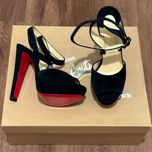 Christian Louboutin - 👠 Black Suede Louloudancing